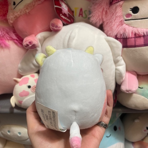 Caedia Capsule Squishmallow - Picture 2 of 2